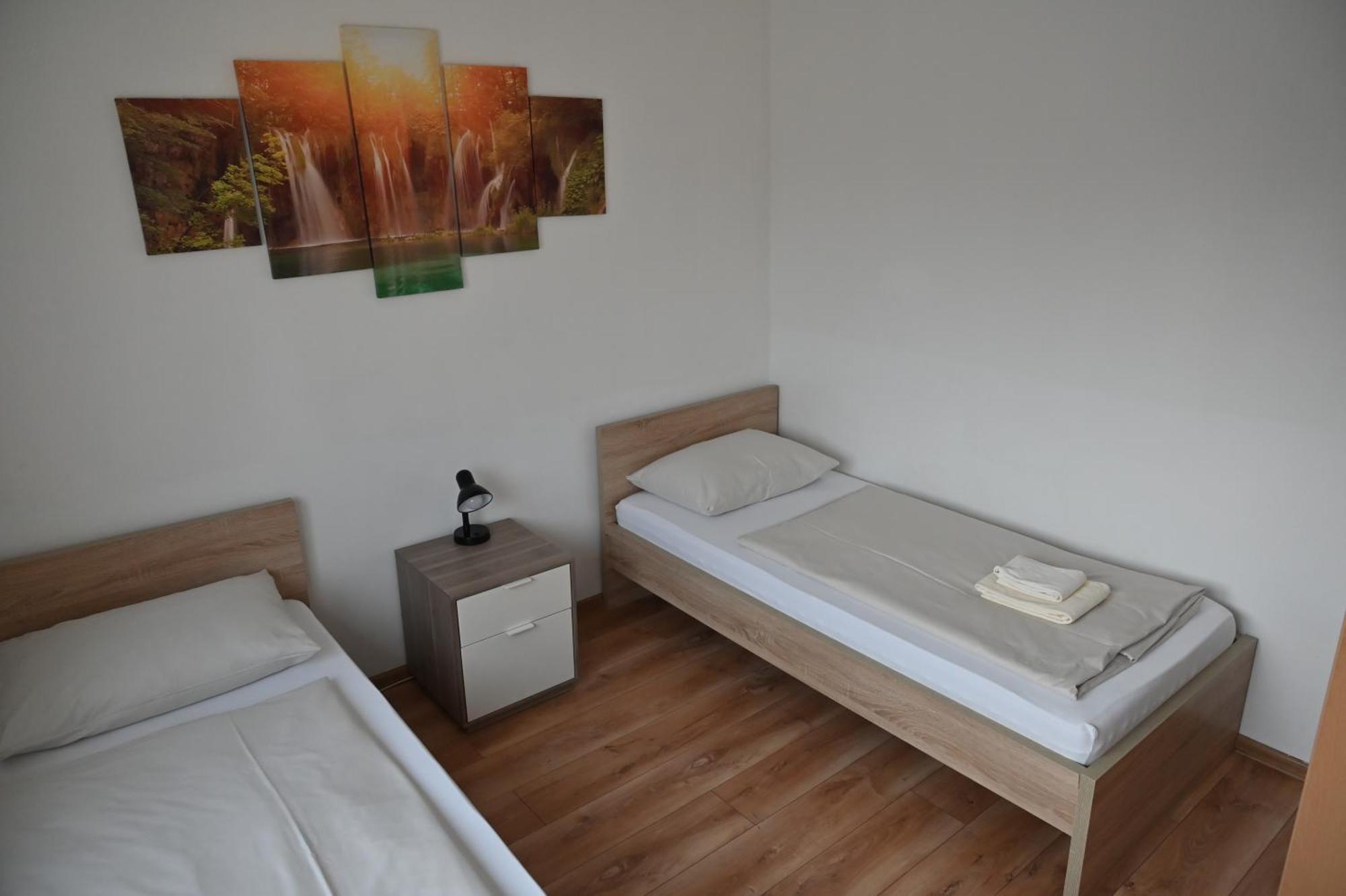 Pension Haus Nova Wiener Neustadt Ngoại thất bức ảnh